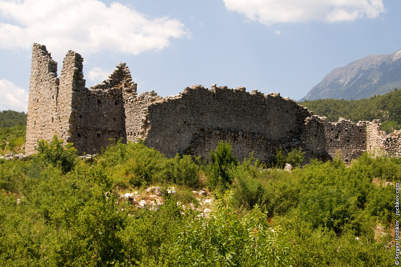 The ruins of an ancient fortress by Sergey Juchkov